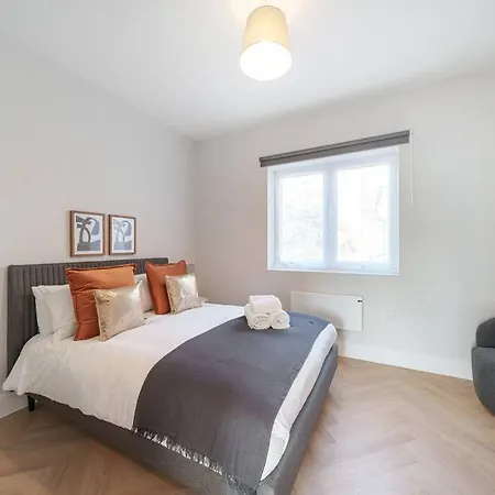 Cosy Tooting Retreat: 2-Bed Gem Apartamento Londres Exterior foto
