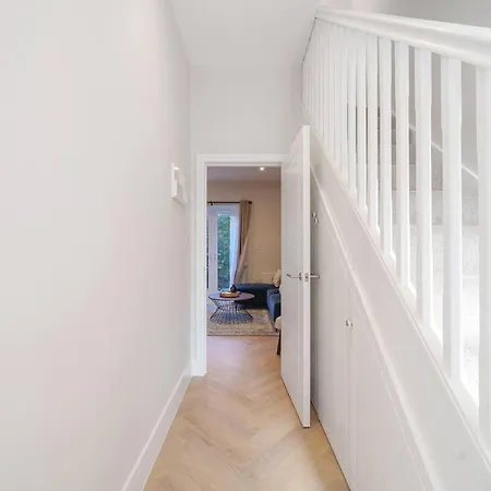 Cosy Tooting Retreat: 2-Bed Gem Apartamento Londres Exterior foto