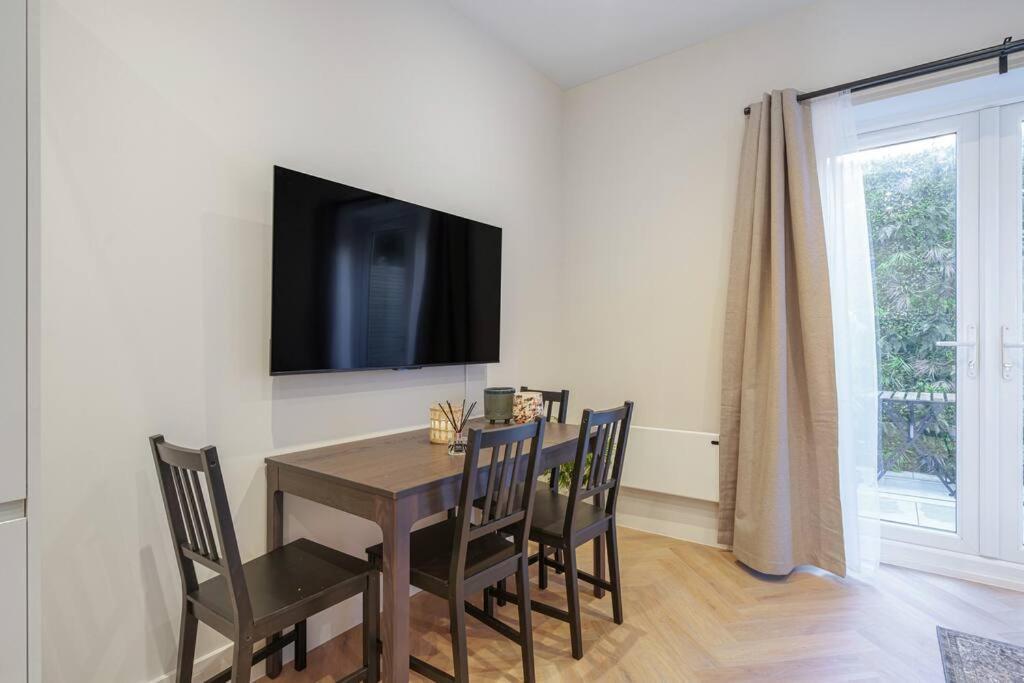 Cosy Tooting Retreat: 2-bed Gem * Лондон