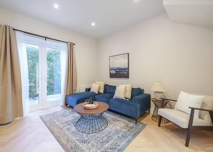Cosy Tooting Retreat: 2-Bed Gem